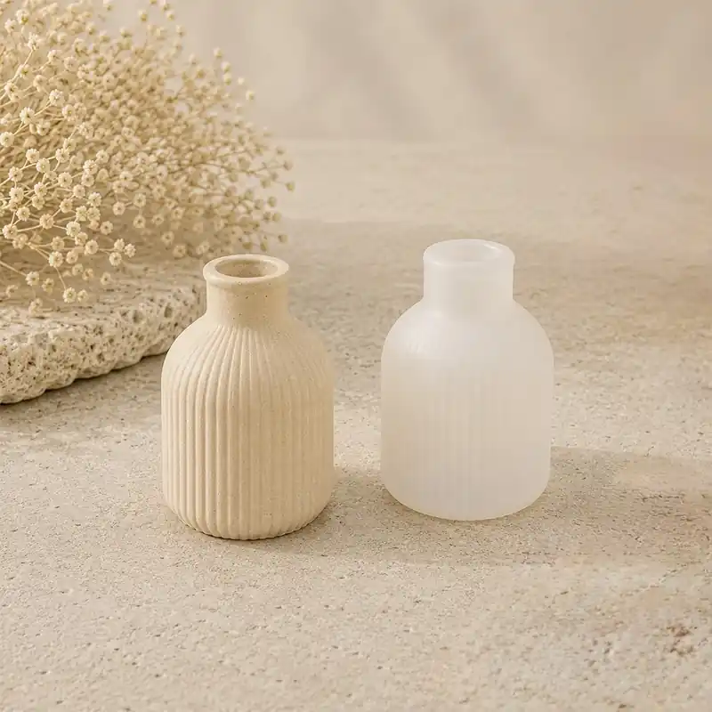 Ribbed vase mould for Jesmonite creations - Silicone Solange Der Vorrat Reicht